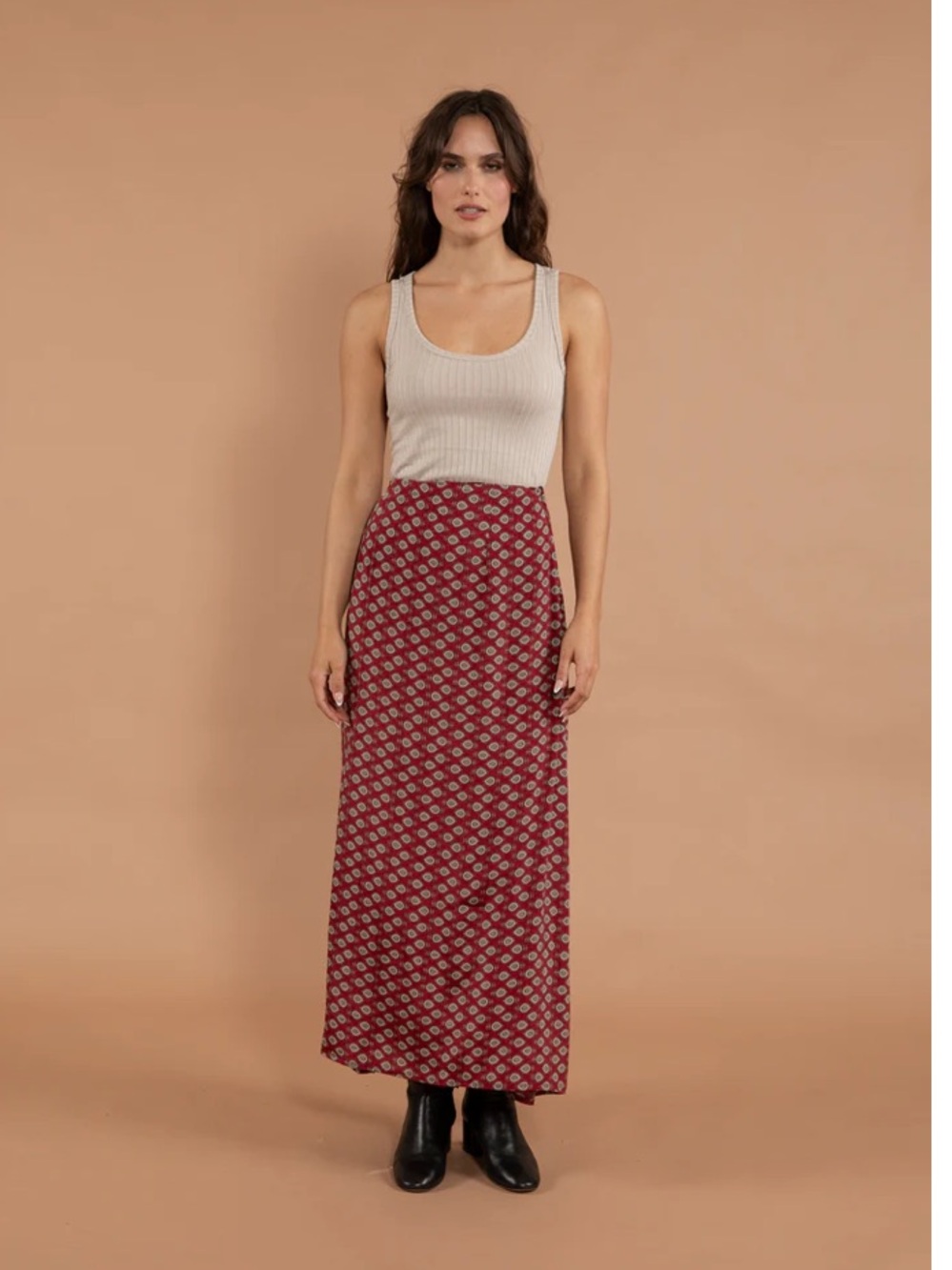 RAGA Women’s Red Burgundy with Gold Flecks Geo Print Maxi Skirt Size Small